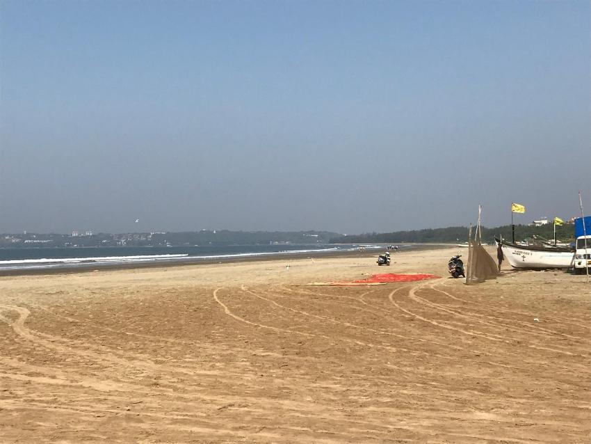 fully furnished service apartment for the family of 6 with kitchen,wi fi at Miramar