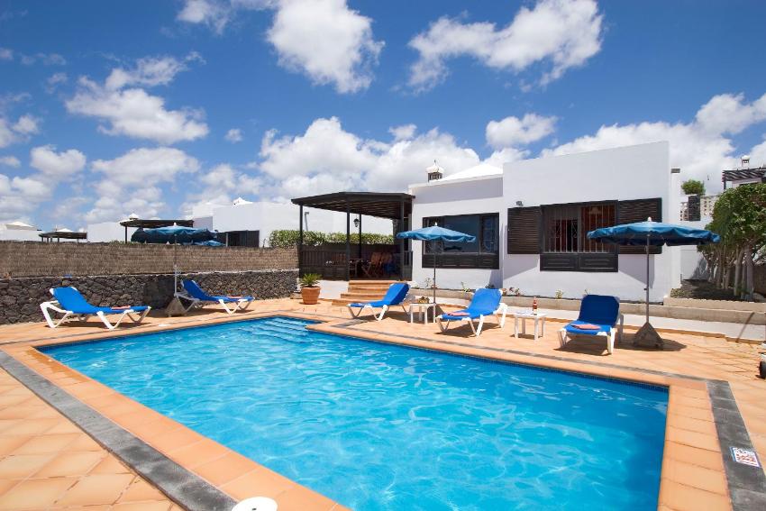 3 bedroom Villa Venus Jupiter and Neptune with private heated pool