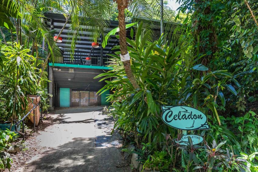 CELADON Holiday House