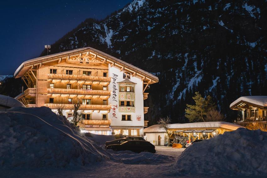 Das AHT ALPINES LIFESTYLEHOTEL ADULTS ONLY ALPENHOTEL TYROL