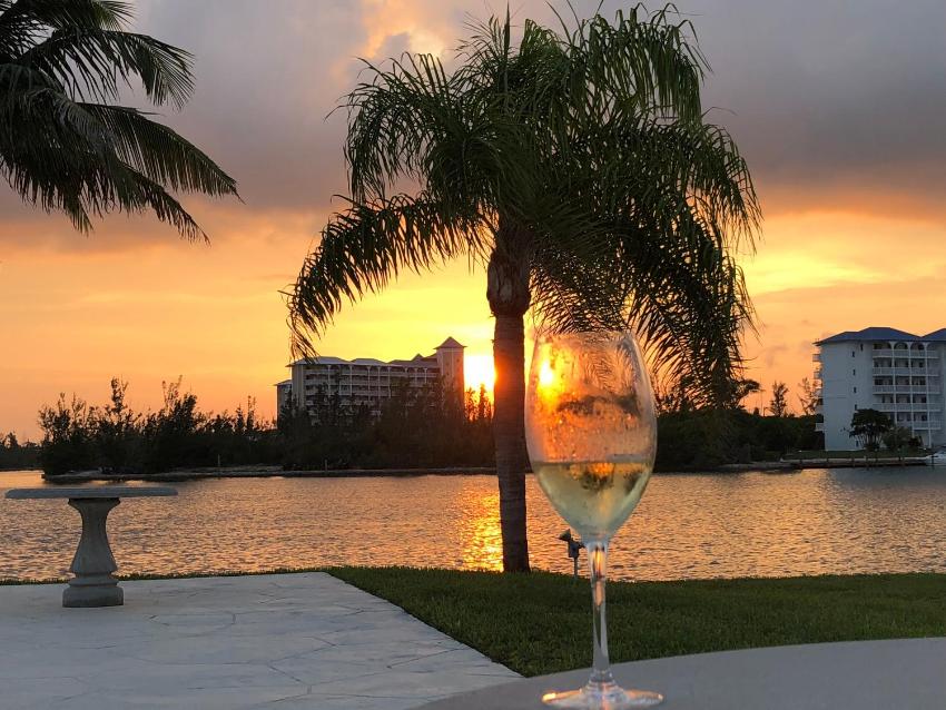 Luxurious Condo near Taino Beach