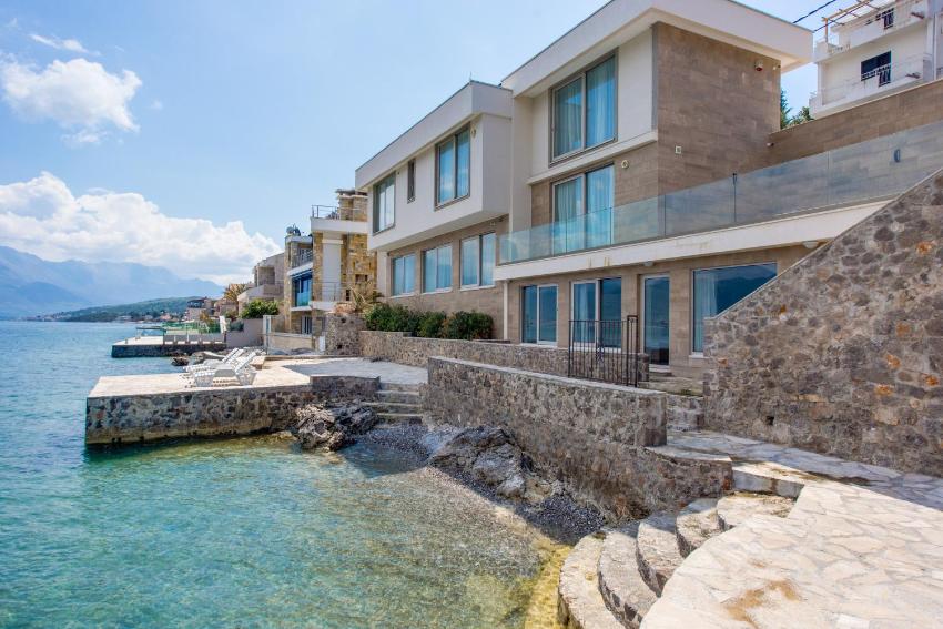 1st.LINE BEACH RELAX