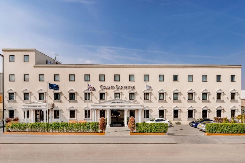 Grand Sapphire Hotel & Banqueting