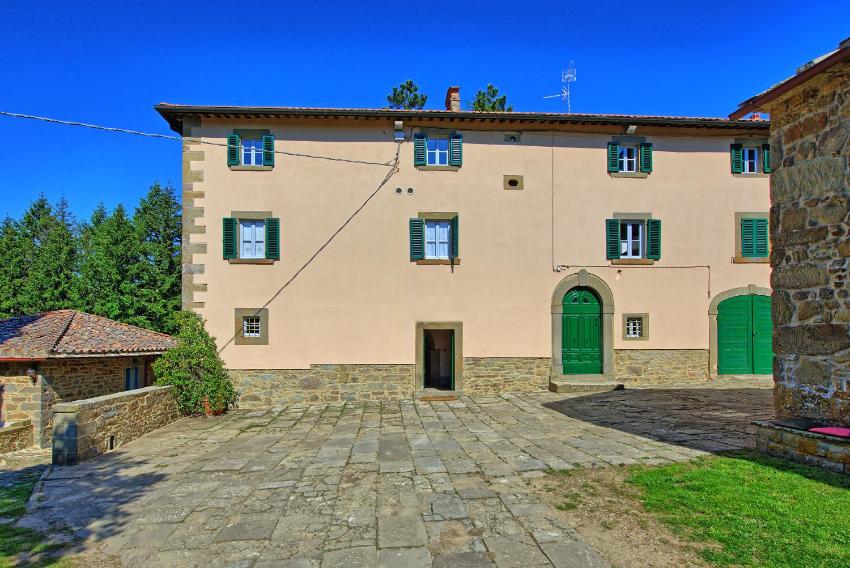 Villa Rassinata by PosarelliVillas