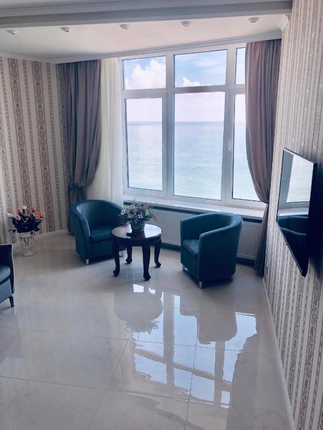 Роскошные апартаменты на самом берегу Аркадии