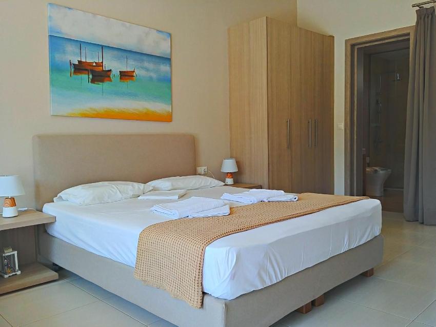 Minimalistic Apartment Near the Sea