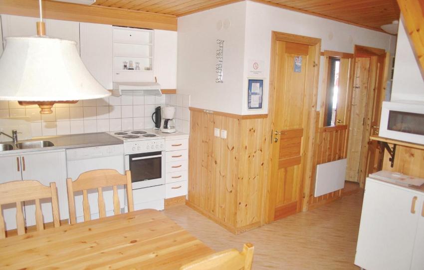 Awesome home in Sysslebck with 3 Bedrooms, Sauna and Internet