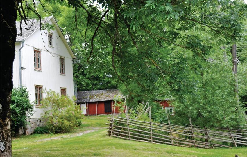 Nice home in Mellerud with 4 Bedrooms and WiFi