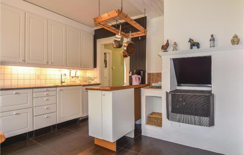 Awesome home in Sollebrunn with 4 Bedrooms and WiFi