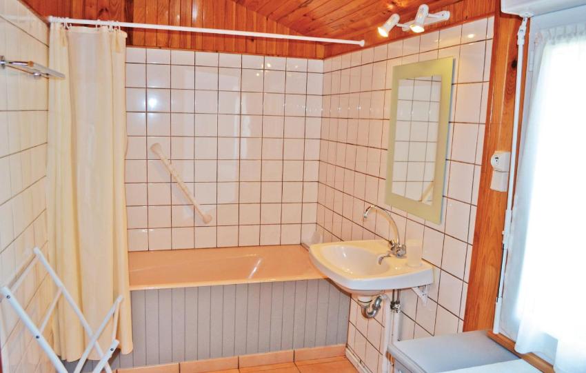 Stunning home in Plogastel St Germain with 3 Bedrooms and WiFi