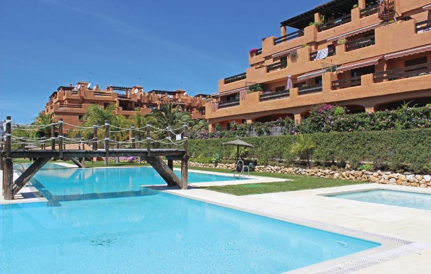 Beautiful apartment in Estepona with 2 Bedrooms, Sauna and WiFi
