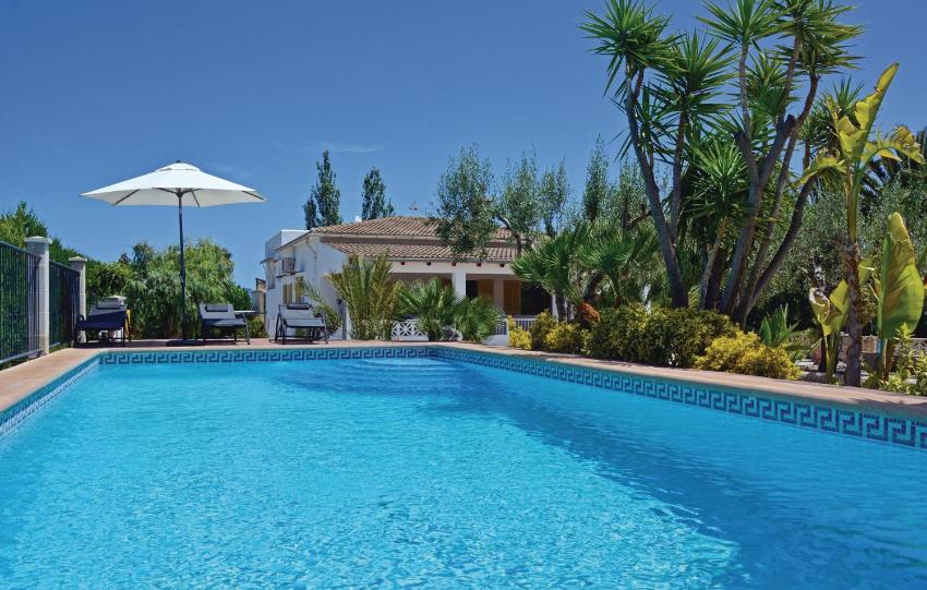 Nice home in Alcdia with 3 Bedrooms, WiFi and Outdoor swimming pool