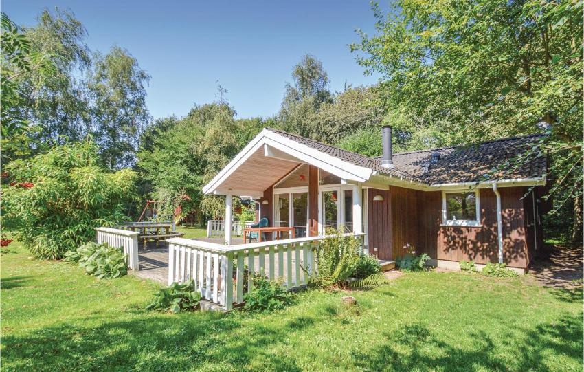 Three-Bedroom Holiday Home in Lundby