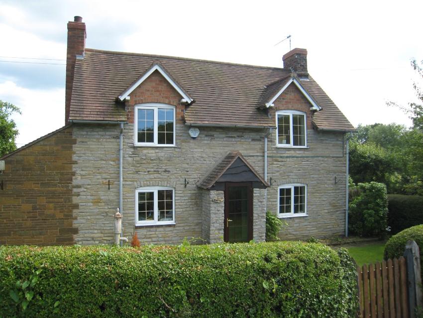 Macbeth Cottage - Sleeps up to 5 - NEW HOT TUB