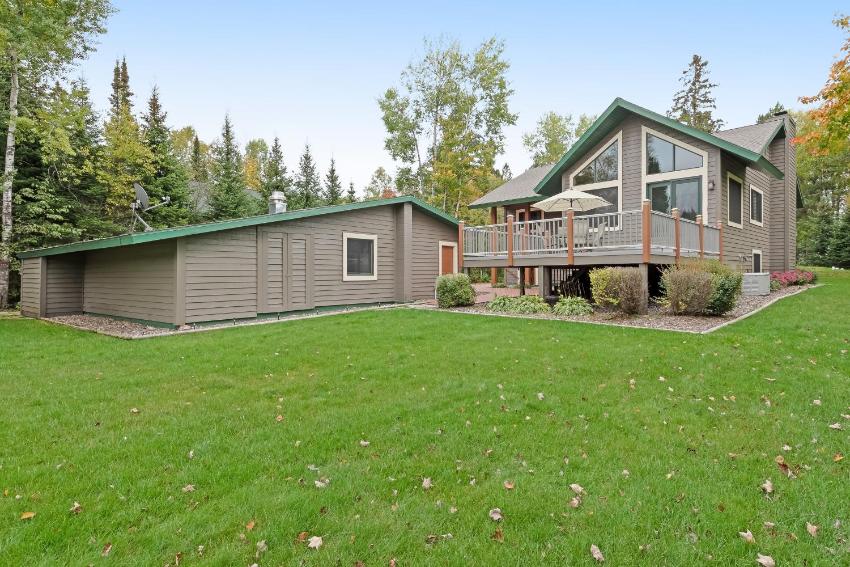 It's 8 O'clock Somewhere