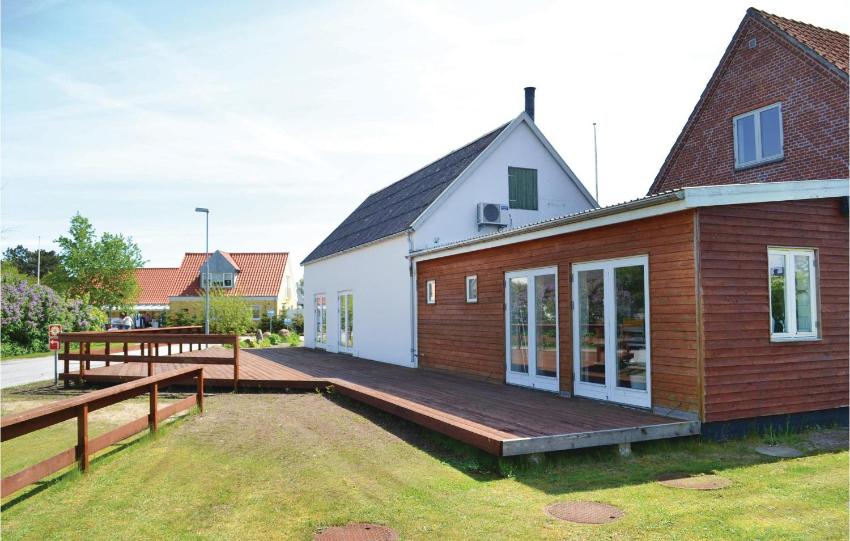 Ten-Bedroom Holiday Home in Glesborg