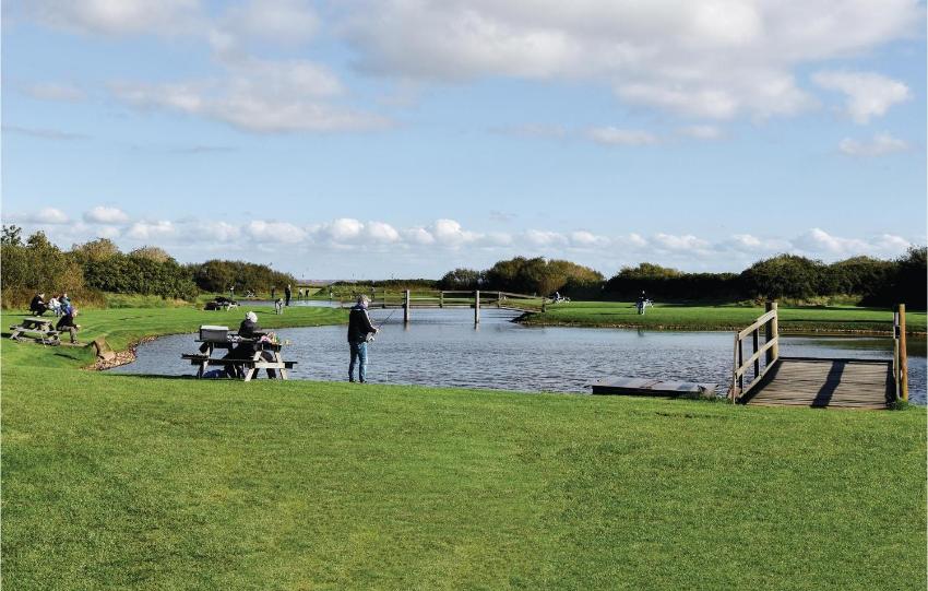 Two-Bedroom Holiday home Ringkøbing 03