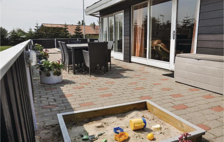 Awesome home in Middelfart with 4 Bedrooms, Sauna and WiFi