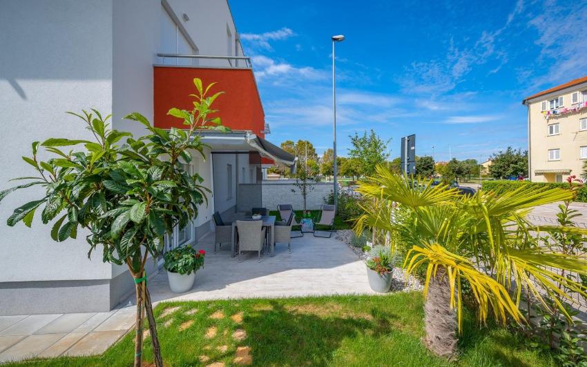 SOFIA house with apartment