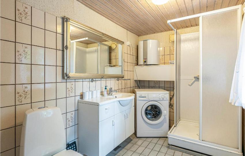 Amazing home in Nexø w/ 3 Bedrooms