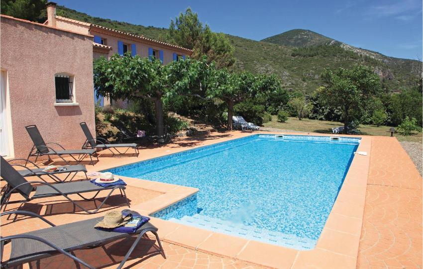 Awesome home in Roquebrun with 4 Bedrooms, WiFi and Outdoor swimming pool