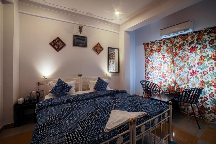 Le Pension Harsh Vilas