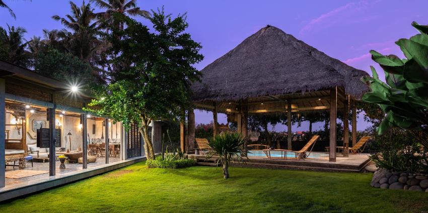 Beach walk villa Pryaniki