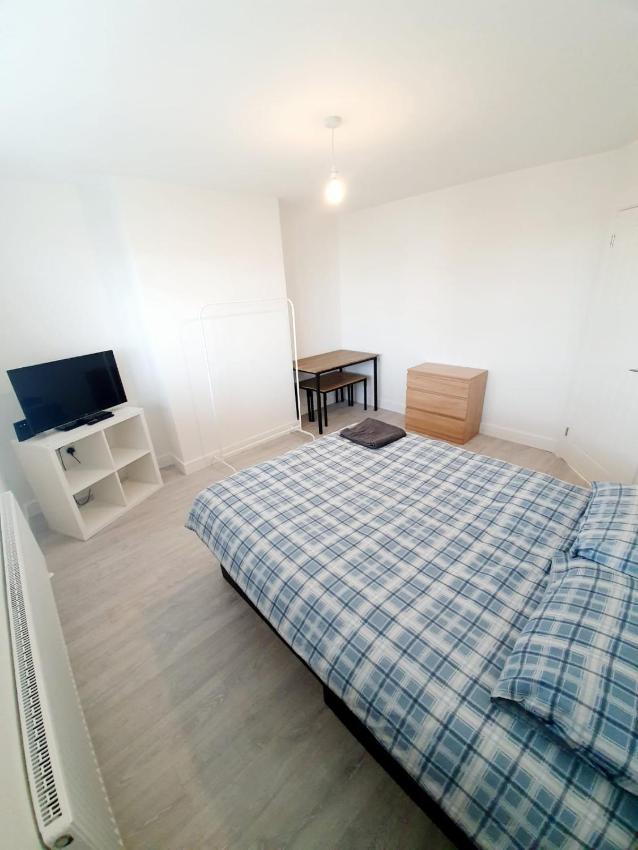 3 Bedroom Rayleigh Apartment