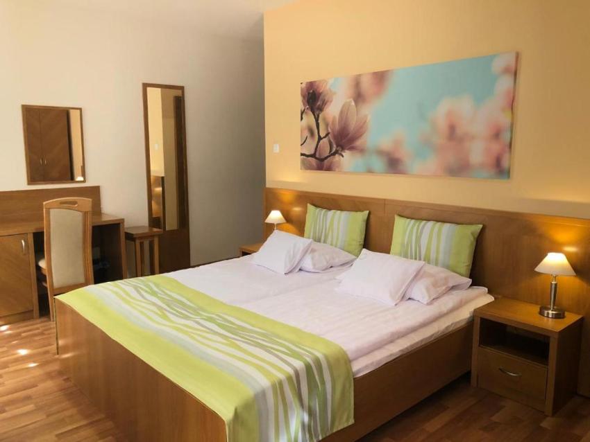 Rosemary Apartmanok, Rose, Lili, Mary1, Mary2