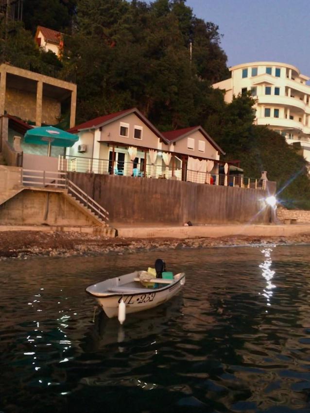 Summer Holiday House MM