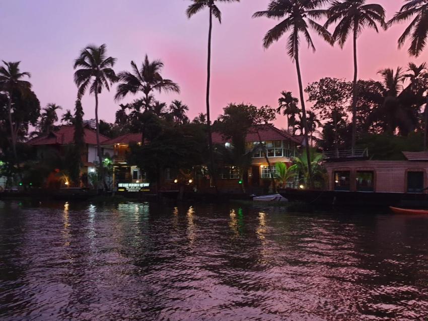 Lake Paradise Boutique Resort