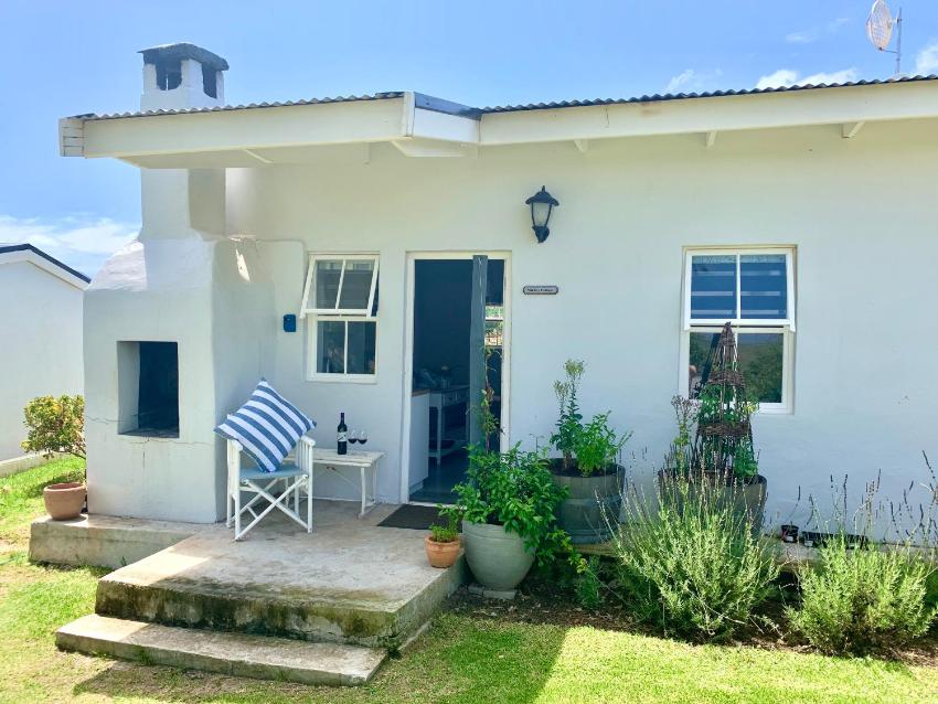 Paul Wallace Wines & Cottages