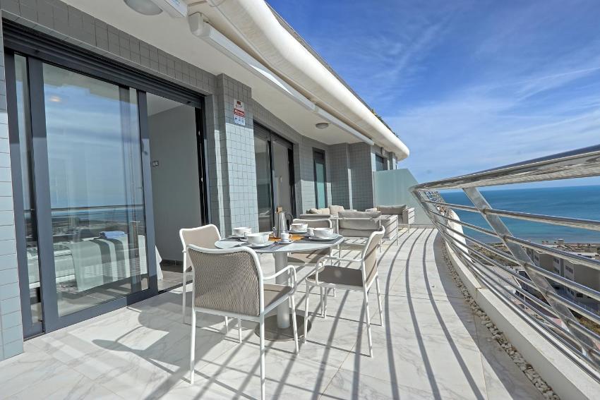 006 - Infinity View Penthouse - comfortHOLIDAYS