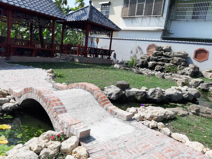 Chinese garden houses