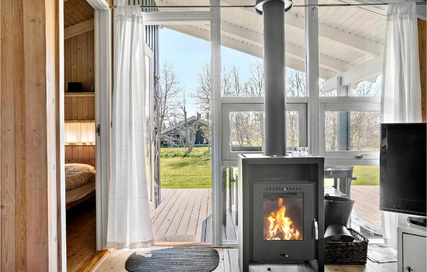 Beautiful home in Strandby w/ Sauna, WiFi and 3 Bedrooms