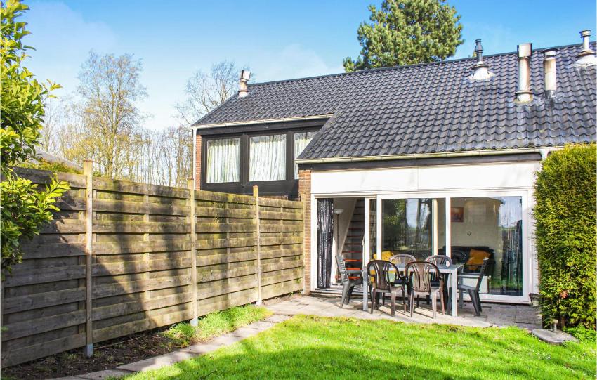 Amazing home in Bruinisse with 2 Bedrooms and WiFi