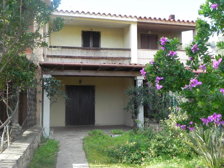 Villa a 800 metri dalla spiaggia di San Teodoro - amb01