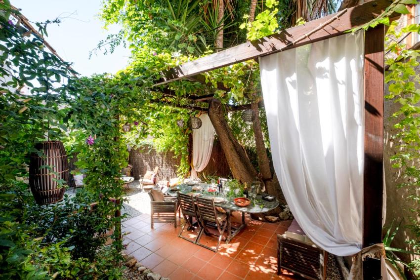 The Little Vine by Hello Homes Sitges