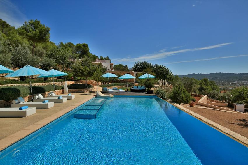 Rent this Luxury Villa with Private Pool, Ibiza Villa 1017