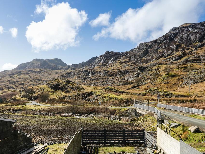 19 Cwmorthin Road, Blaenau Ffestiniog