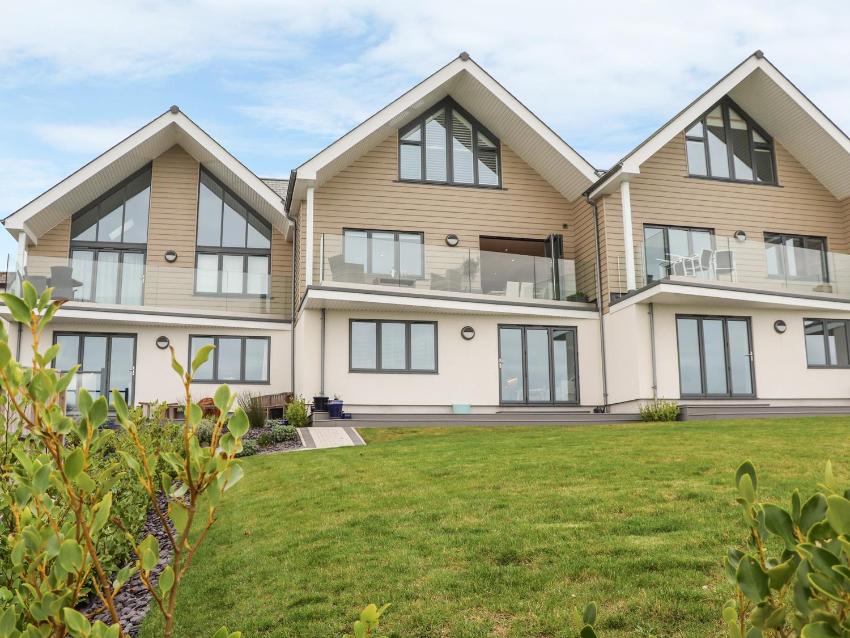 Praa Waves, Penzance