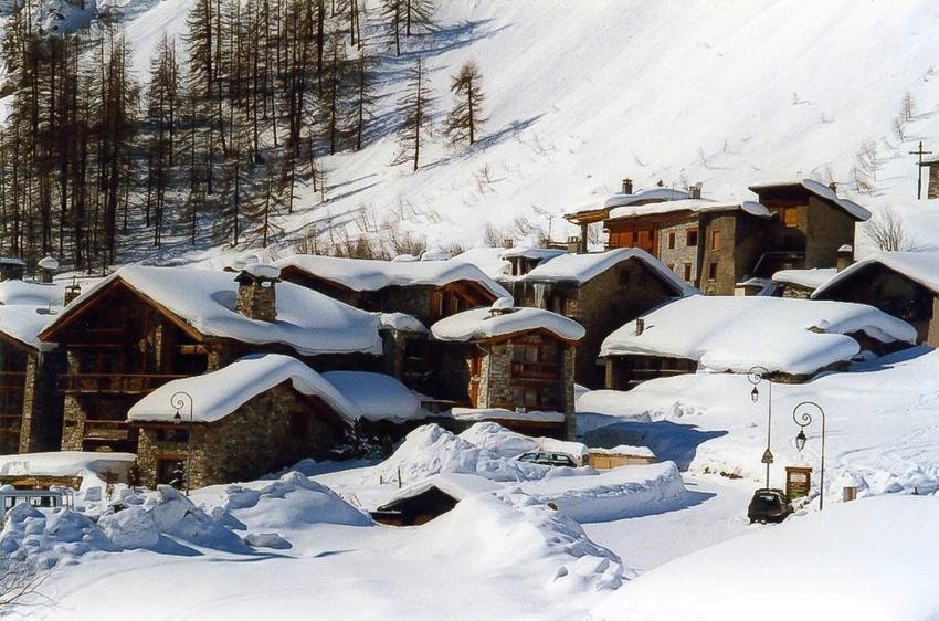 Appartement d'une chambre a Val d'Isere a 10 m des pistes avec vue sur la ville et wifi