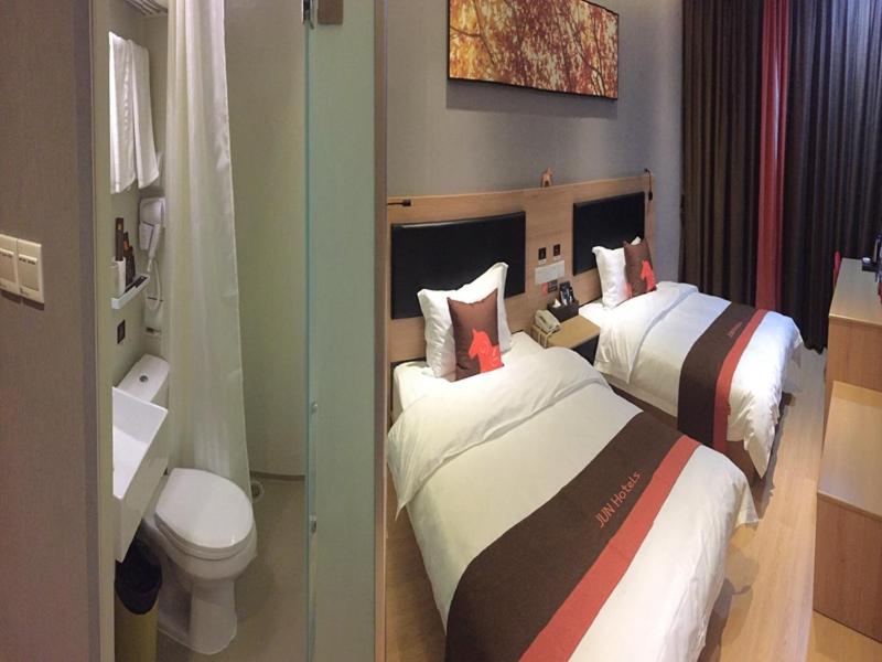 JUN Hotels Dezhou Decheng District Xinhu Park Pedestrian Street