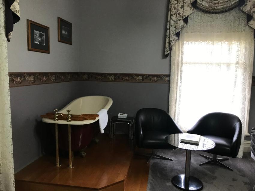 Daylesford Central Motor Inn