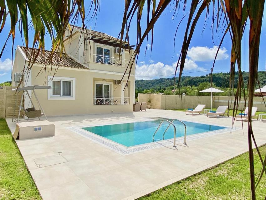 Villa Mandola Sidari with private pool