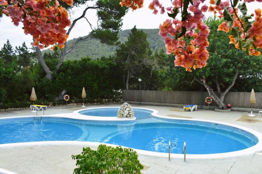 Apartamentos Cala LLonga Playa