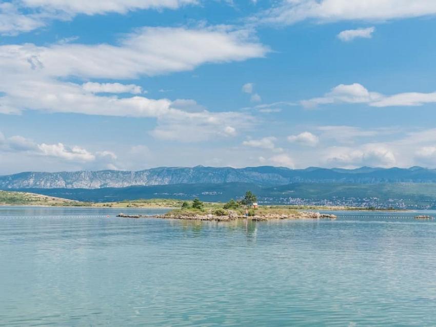 Apartment F-3 Klimno