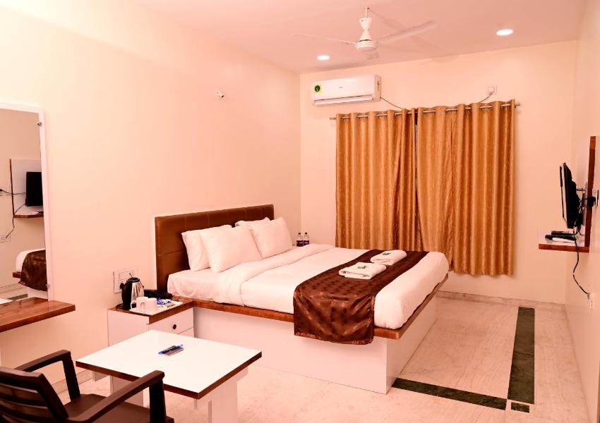 HOTEL DAKSH