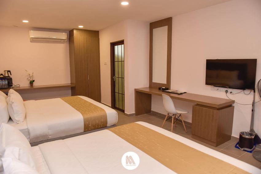 LOTUS SEAVIEW BEACH RESORT, PENGERANG