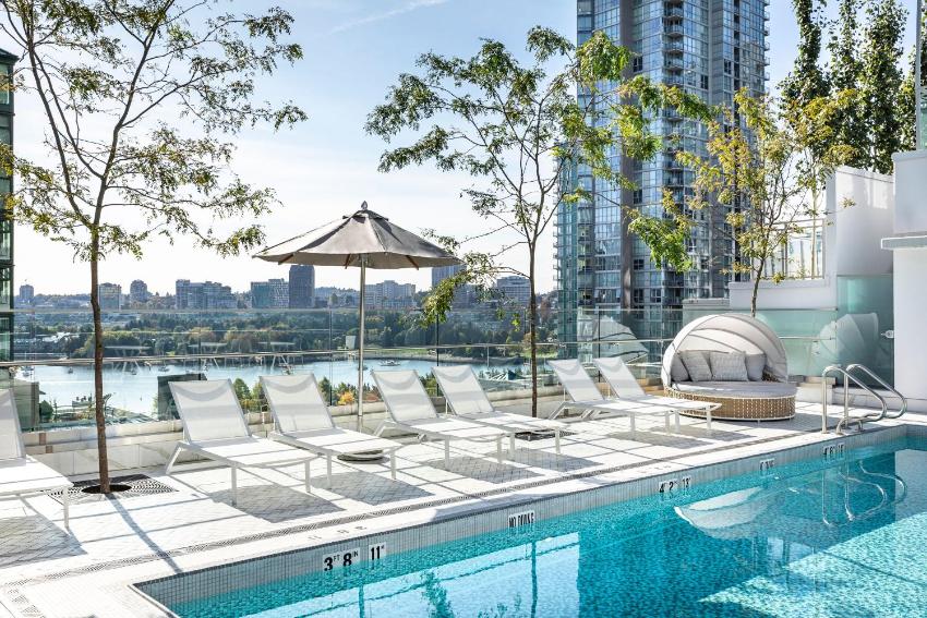 Level Yaletown - Richards